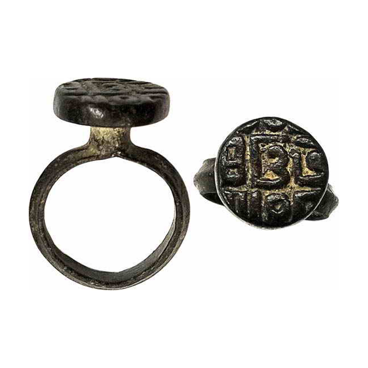 Coin Ring, Copper, 8.23 g, c. 1000 AD. three line early Devanagari legend reads on the fac