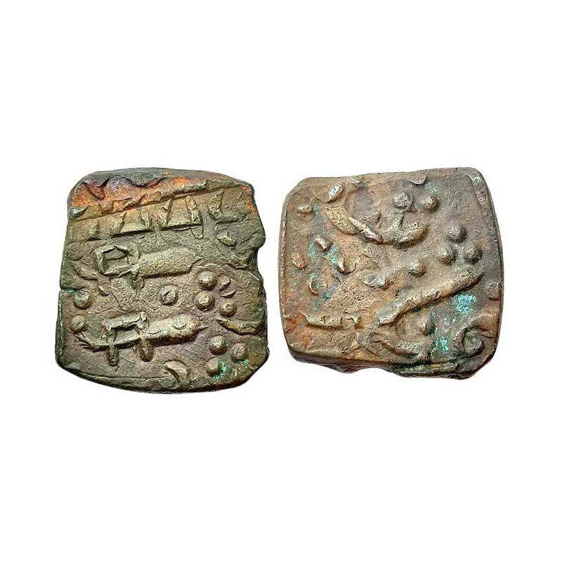 Lunawada, Copper, 8.39 g, Square Paisa, Katar - Dagger type, with two Katars (daggers) pla