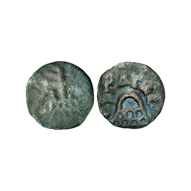 28 Chutus of Banavasi, Sivalananda, Lead, 5.70 g, ½ Denomination, obv. eight-arched hill w