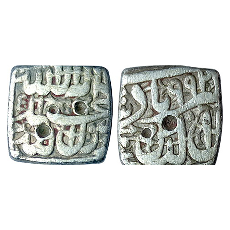 Akbar, Ahmedabad mint?, Silver, ½ Rupee, Kalima type, AH 992. Mint name off flan on rev. V