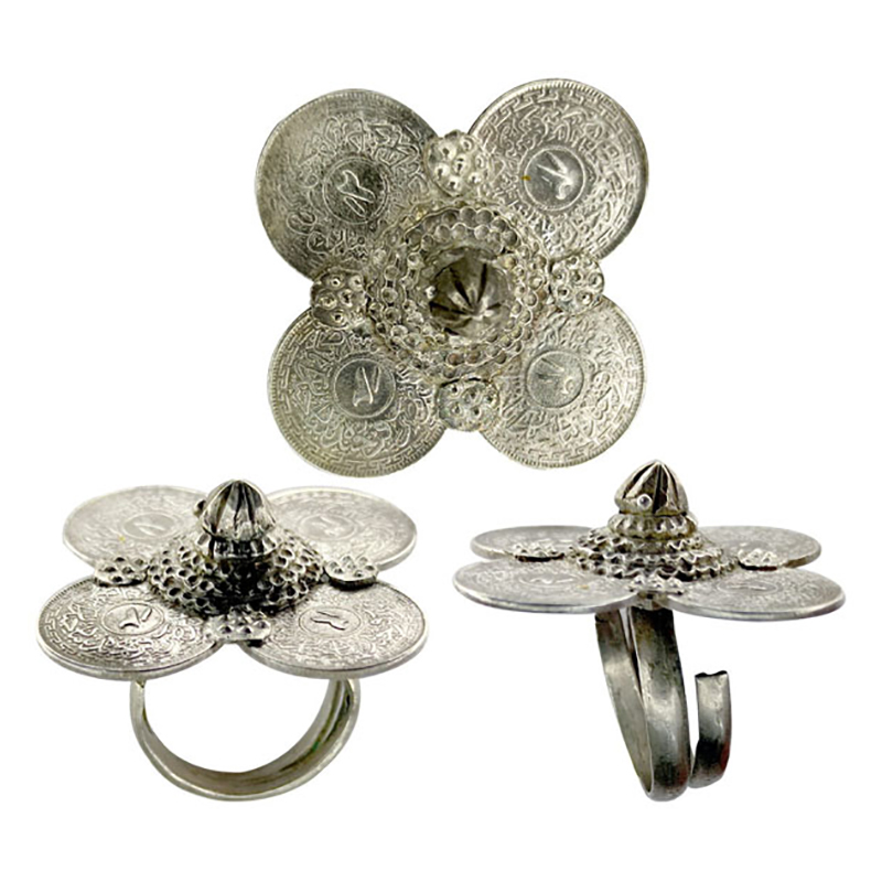 Hyderabad, Silver Ring of Coins, Silver, 12.25 g, a Silver Ring made of 4 coins of 2 Anna 