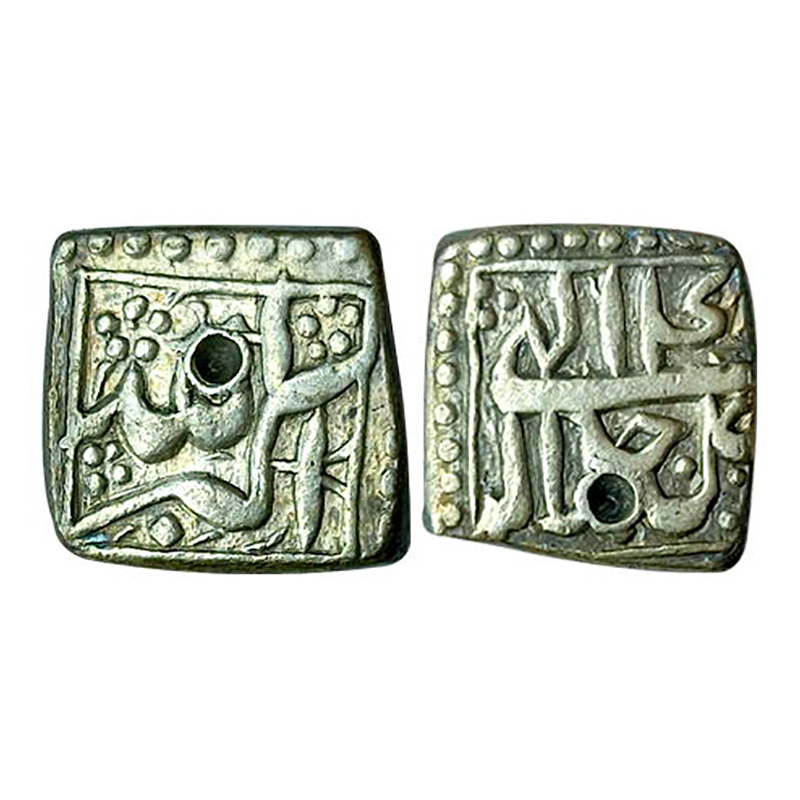 Akbar, Square ½ Rupee, Mintless, Silver, 5.57 g, Allahu Akbar on obv, Jal Jalalhu at botto