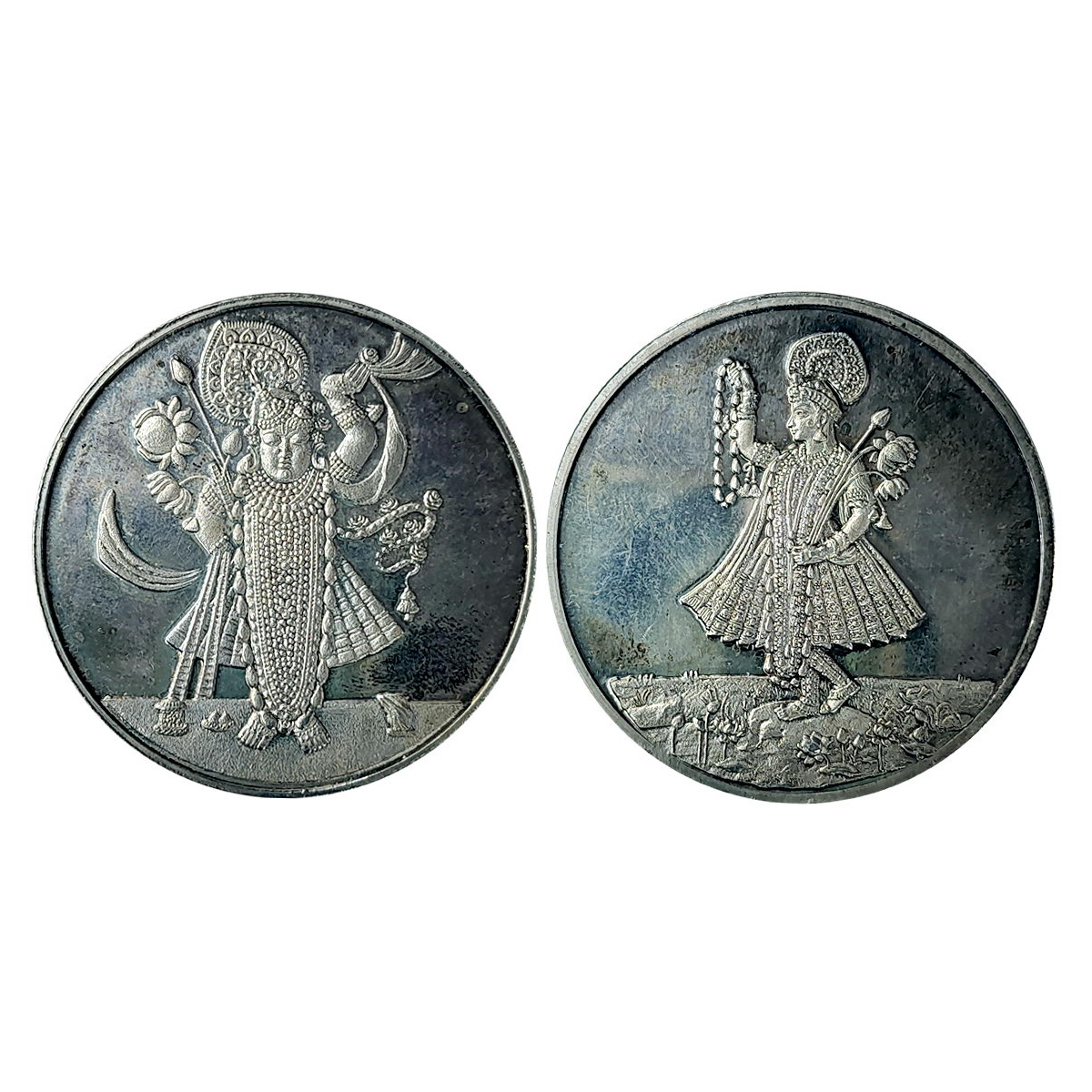 Srinath ji, Silver, 50 g. Obv. Srinath ji of Nathdwara. Rev, Lord Krishna dancing on a lot