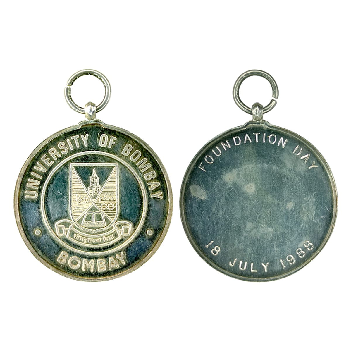 Bombay University Medal, Silver, 15.65 g, Foundation Day Medal of 18 July 1988. Name and l