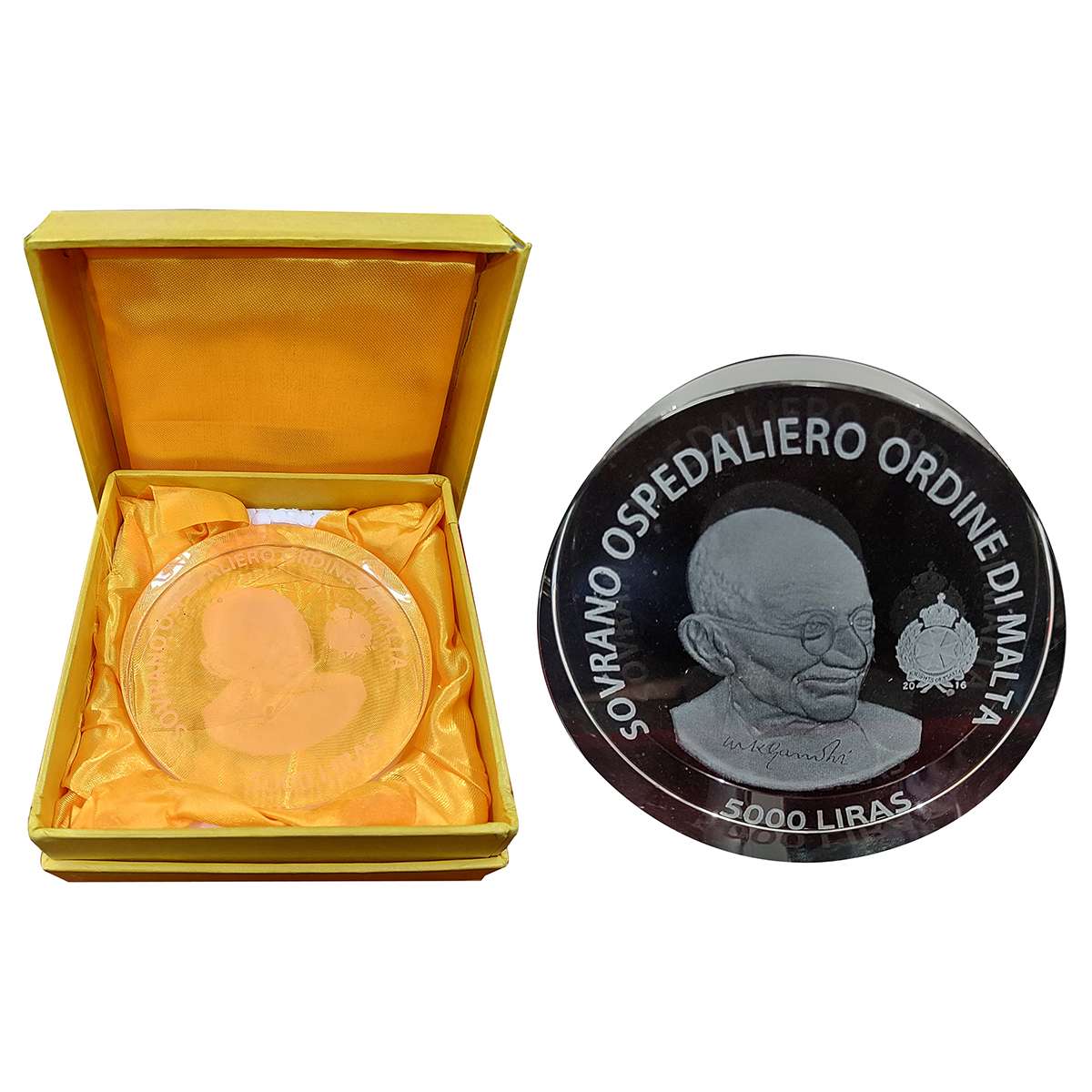 Malta, 5000 Liras, Plastic, 479 g, portrait of Mahtma Gandhi on the centre with Socrano Os