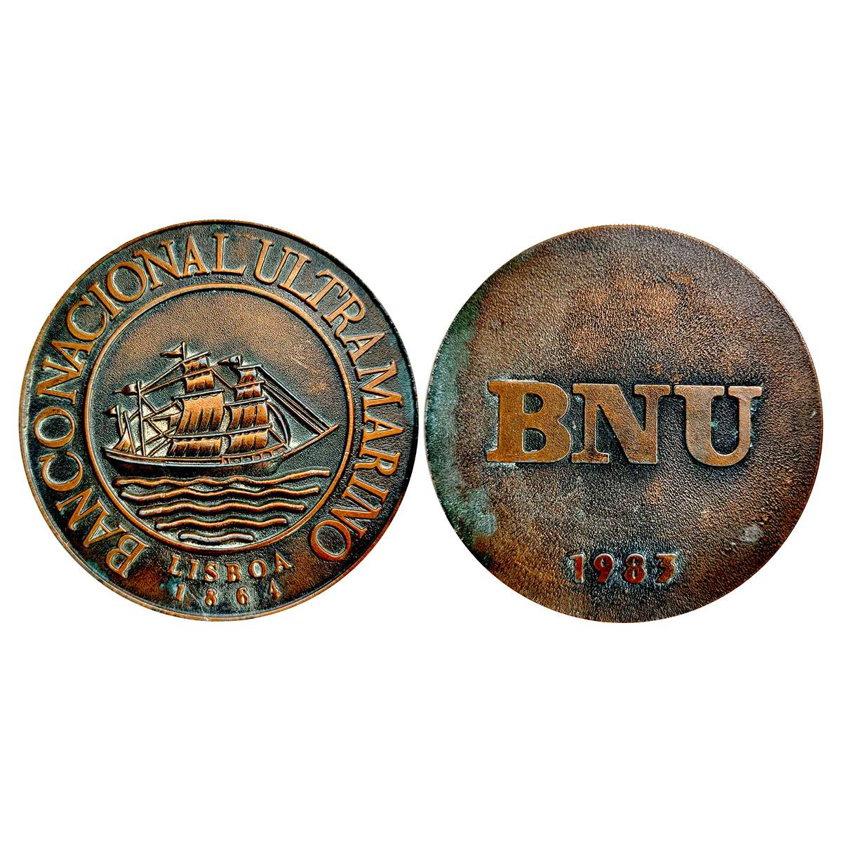 Indo Portugese, Large and heavy bronze medallion, 400 g. Issued by the Banco Nacional Ultr