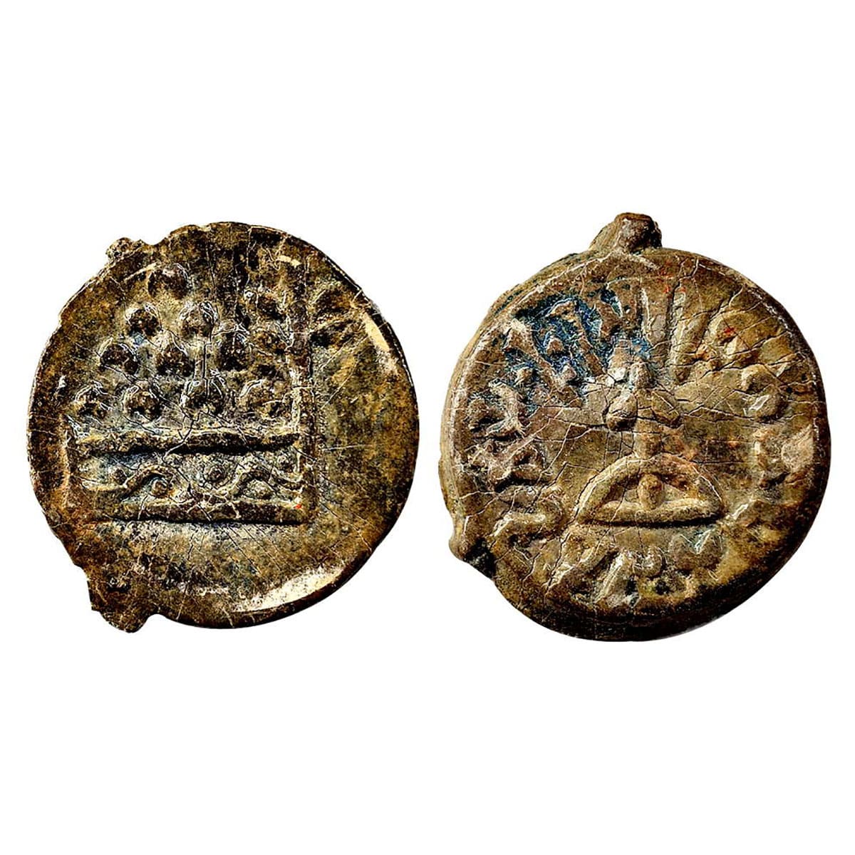 Kuras of Karnataka, Gotamiputra Vilivaya Kura, Lead, 13.56 g, a Bow and Arrow in the centr